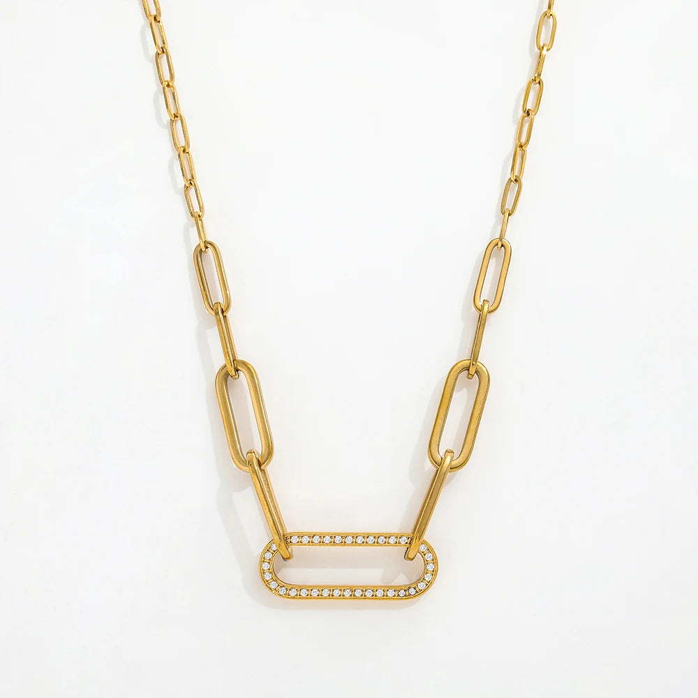 Simple Gold Stainless Steel Necklace with Link Chain Zirconia Pave Oval Pendant Paper Clip Trendy Jewelry Design Wholesale