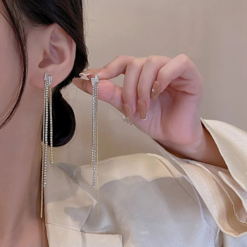 Exquisite Star Long Chain Tassel Dangle Earring for Women Temperament Gold Color Rhinestones Metal Fashion Jewellery Oorbellen