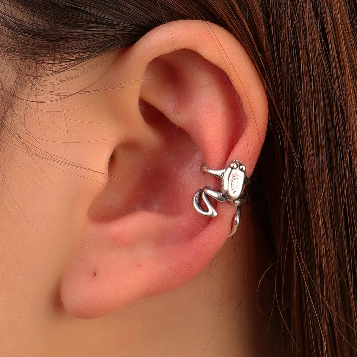 European and American Fashion Retro No Ear Hole Ear Clip Made Old Punk Frog Ear Bone Clip Single Simple Earring for Women