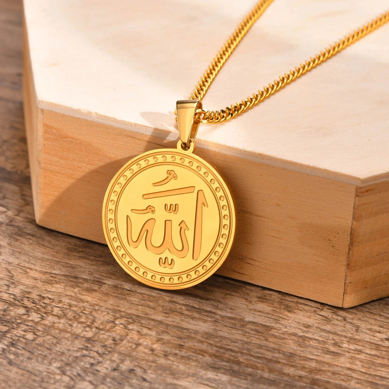 Geometric Personality Islamic Text Engraving 18K Gold PVD Stainless Steel Round Pendant Necklace for Men