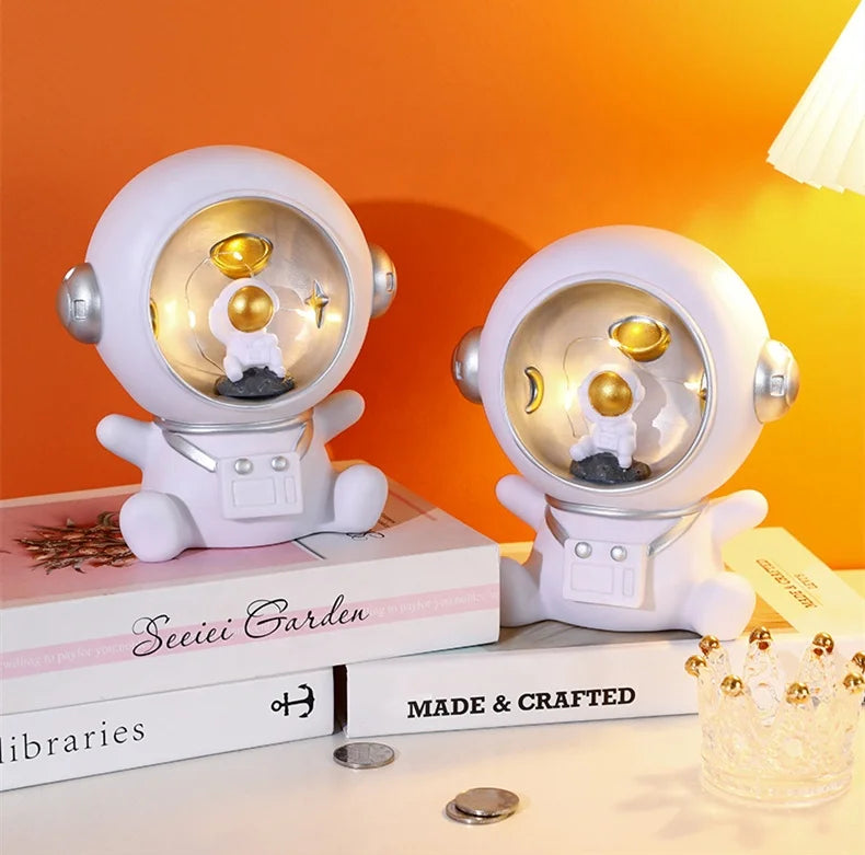 Cute Kids Astronaut Night Light Eco-Friendly Resin Bedside Table with Piggy Bank Cartoon Style Bedroom Room Home Decor Lamp
