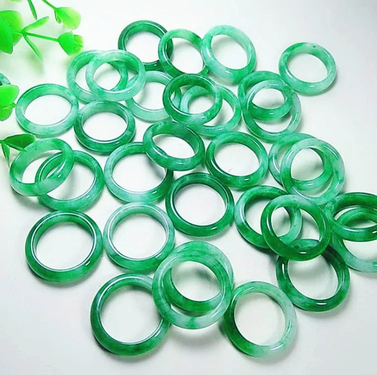2021 New Cheap Femmes Hommes Green Jade Rings Anillos De Jade Natural Stone Jade Ring for Women and Men