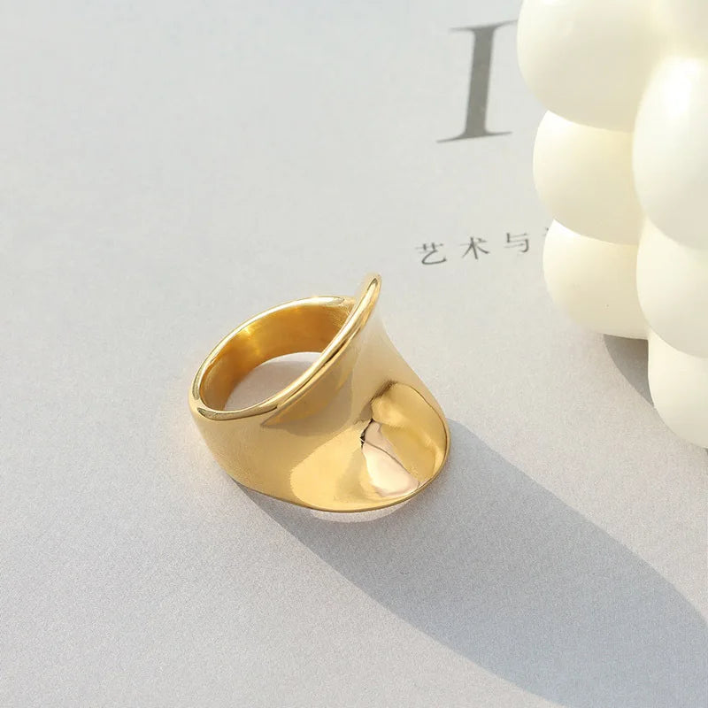 Wholesale Custom Women Jewelry 18k Gold Plated Stainless Steel Gold Wide Ring Band for Finger