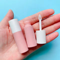 Stock 100pcs Round Plastic White Top Pink 2.5ML Cute Lipgloss Tubes Wholesale Empty Mini Lip Gloss Tubes With Private Logo