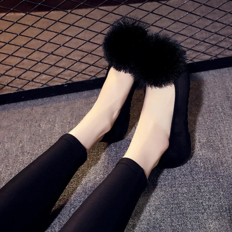 Women's Fur Ball Cute Fashion Casual Shoes Lightweight Non-slip Ladies Flat Shoes Solid Colour Trendy Ladies Walking Shoes