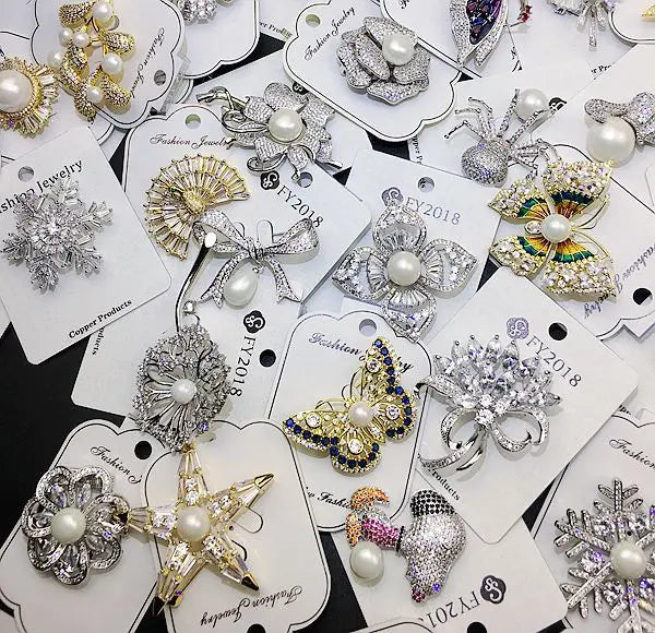 Luxury Micro Pave Cubic Zircon Mixed Designs Butterfly Leaves Brooch Pin Exquisite Sparkling CZ Crystal Brooch for Clothes