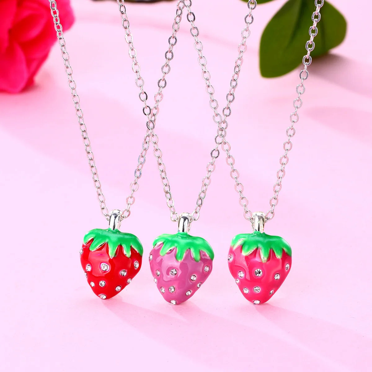 Trendy Strawberry Alloy Pendant Enamel Necklace Summer Style Jewelry Strawberry Pendant Necklace Jewelry for Girls