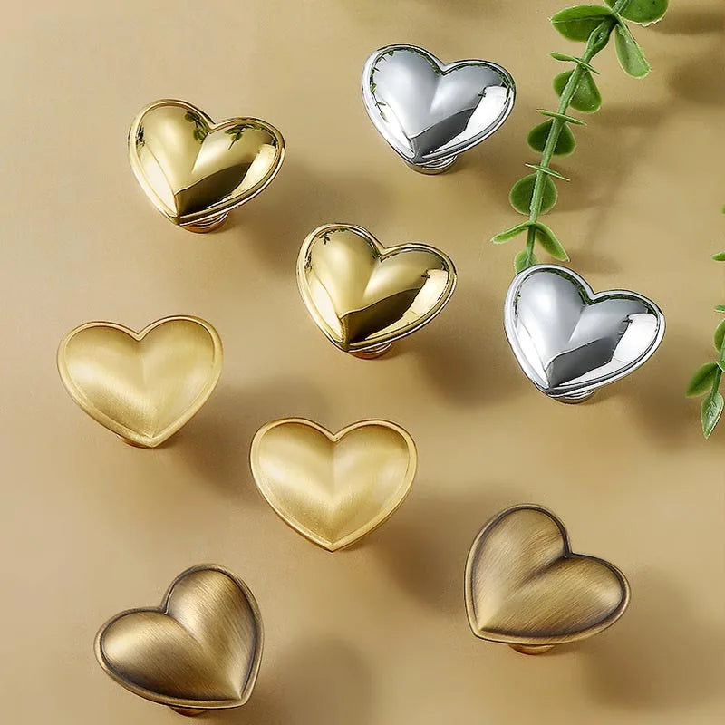 Creative Modern Simple Chrome Plated Single Hole Brass Handle Minimalist Design Love Shape for Kitchen Cabinet Bathroom Bedroom