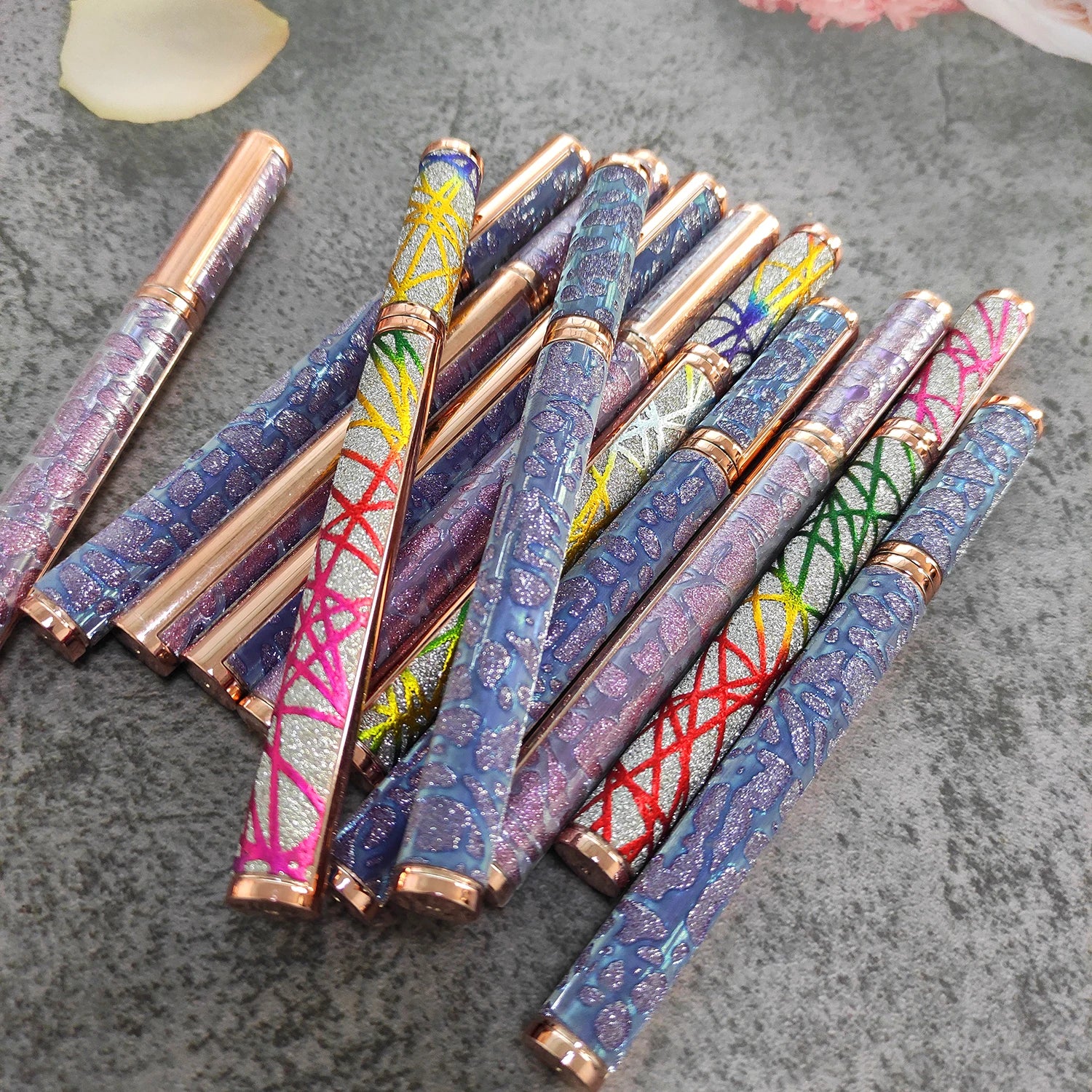 Wholesale Eyelashes Eyeliner Pencil OEM logo Adhesive Lash Glue Pen and Brown Mini Liquid Waterproof Lash Eyeliner Glue Pen