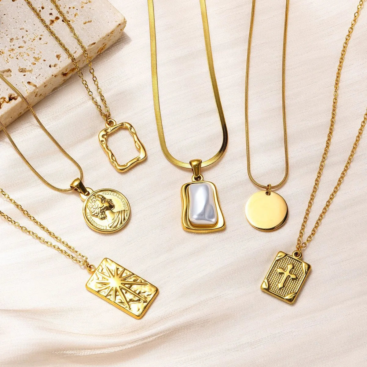 6 Designs Minimalist Stainless Steel Gold Plated Pearl Pendant Necklace Hot Selling French Irregular Geometric  Collarbone Chain