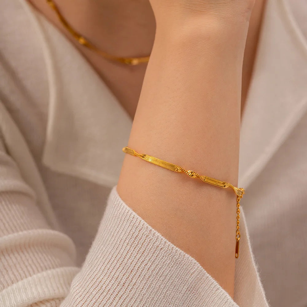 Exquisite Fashion 18k Gold Plated Stainless Steel Bracelet High Waterproof Twisted Snake Chain Bracelets for Women