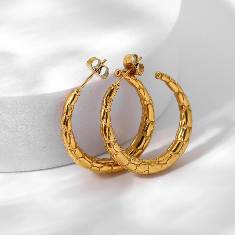 Fashion Retro Geometric Stainless Steel Golden Pattern Horns C-shaped Hoop Earrings Wholesale