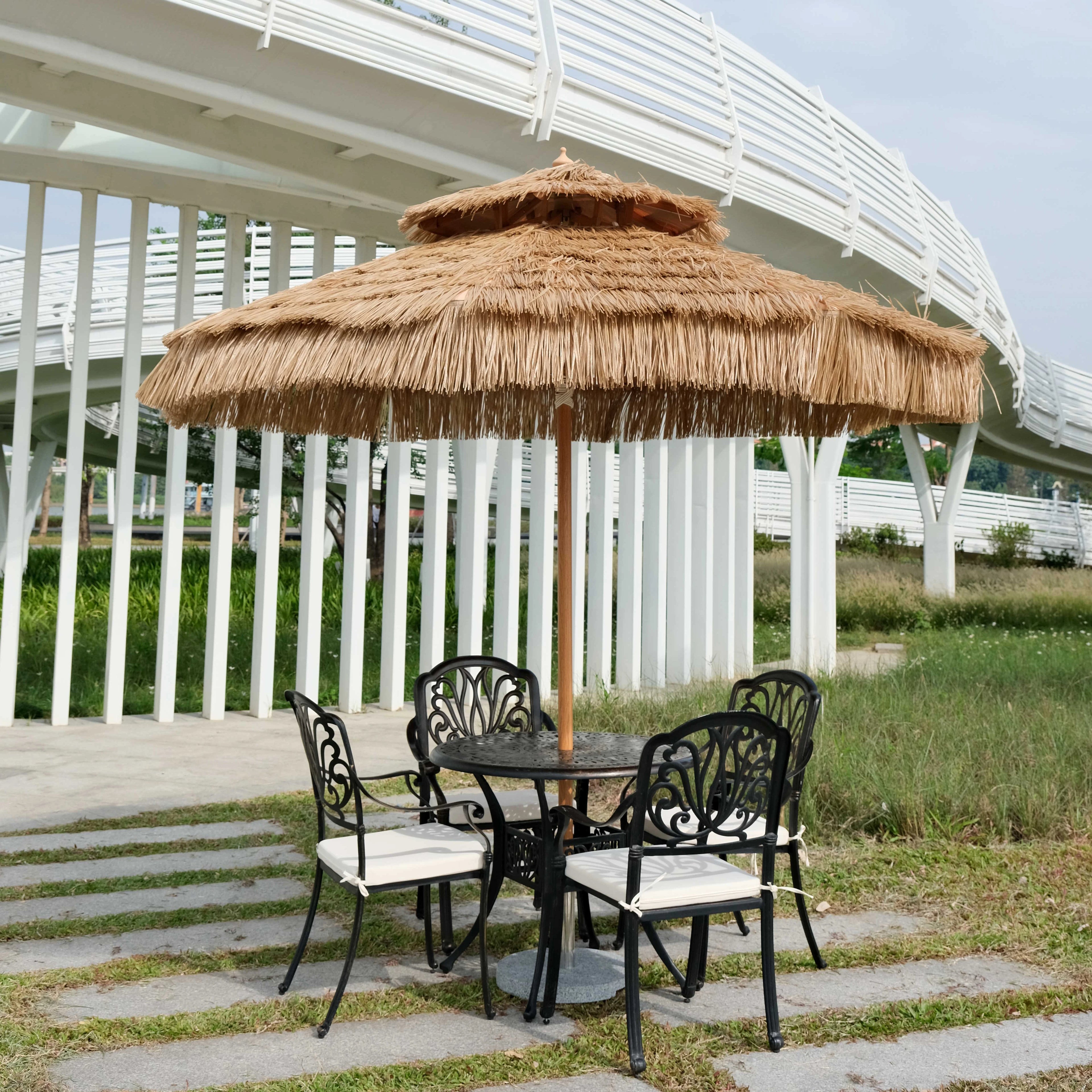 Wholesale Furniture Parasol Garden Thatch Beach Umbrella Garden Sun Rain Grass Beach Uv Huge Outdoor Umbrella for Wedding