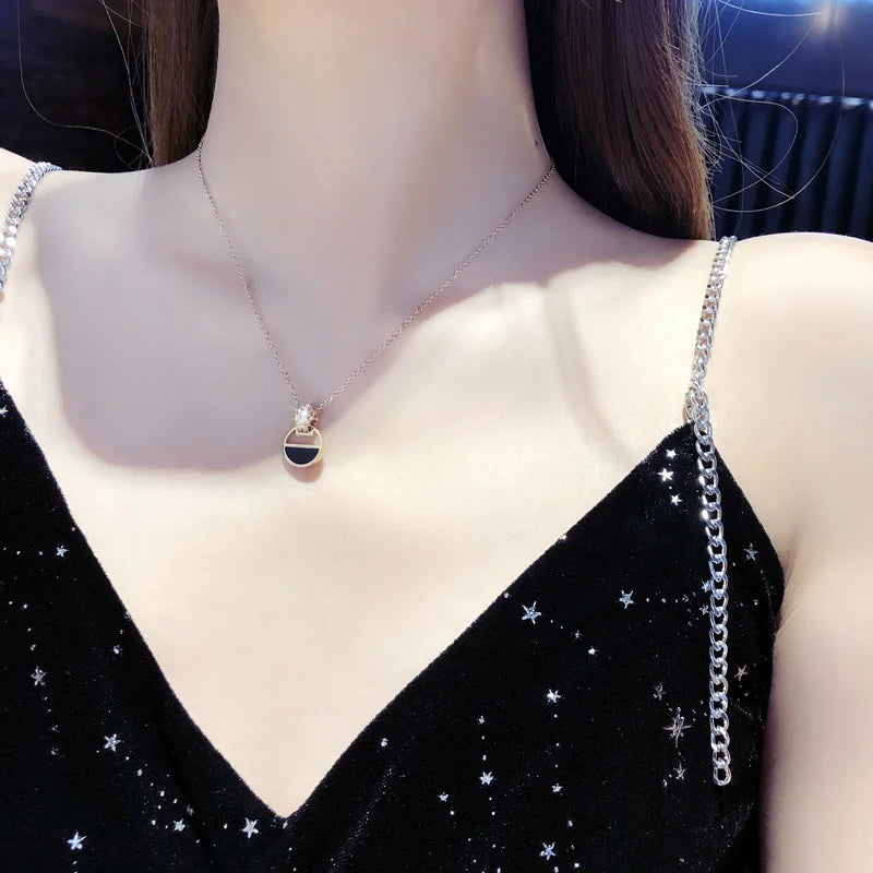 Women's 14K Gold Diamond Stainless Steel Clavicle Chain Necklace Exquisite and Small Trendy Party Accessory