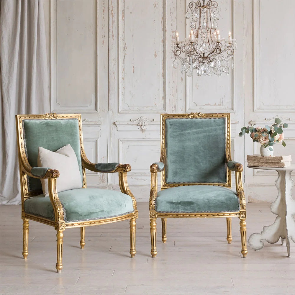 French High Quality Solid Wood Chesterfield Accent Armchair Lounge Velvet Fabric Sponge Cushion Back for Living Room Hotels