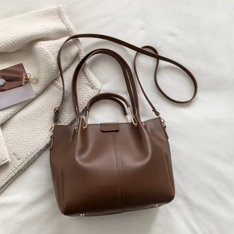 Portable Commute Women Shoulder Bags Large Capacity Handbag Ladies Fashion Tote Vintage Soft Pu Leather Underarm Bag for Female