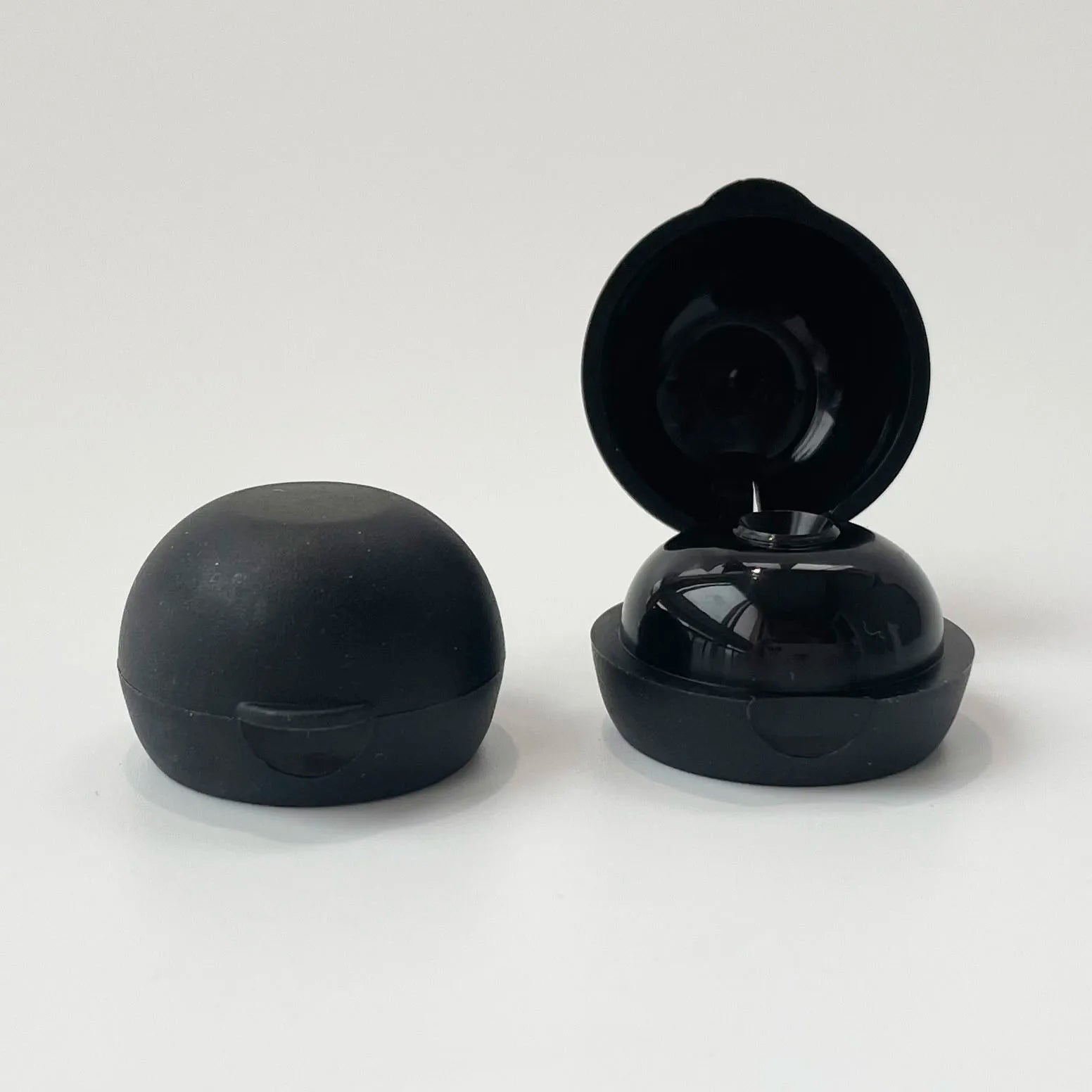 Black PP Plastic 20-410 24/410 Matte Smooth Skirt Hinged Flip Top Snap Cap Dispensing Bottle Cap