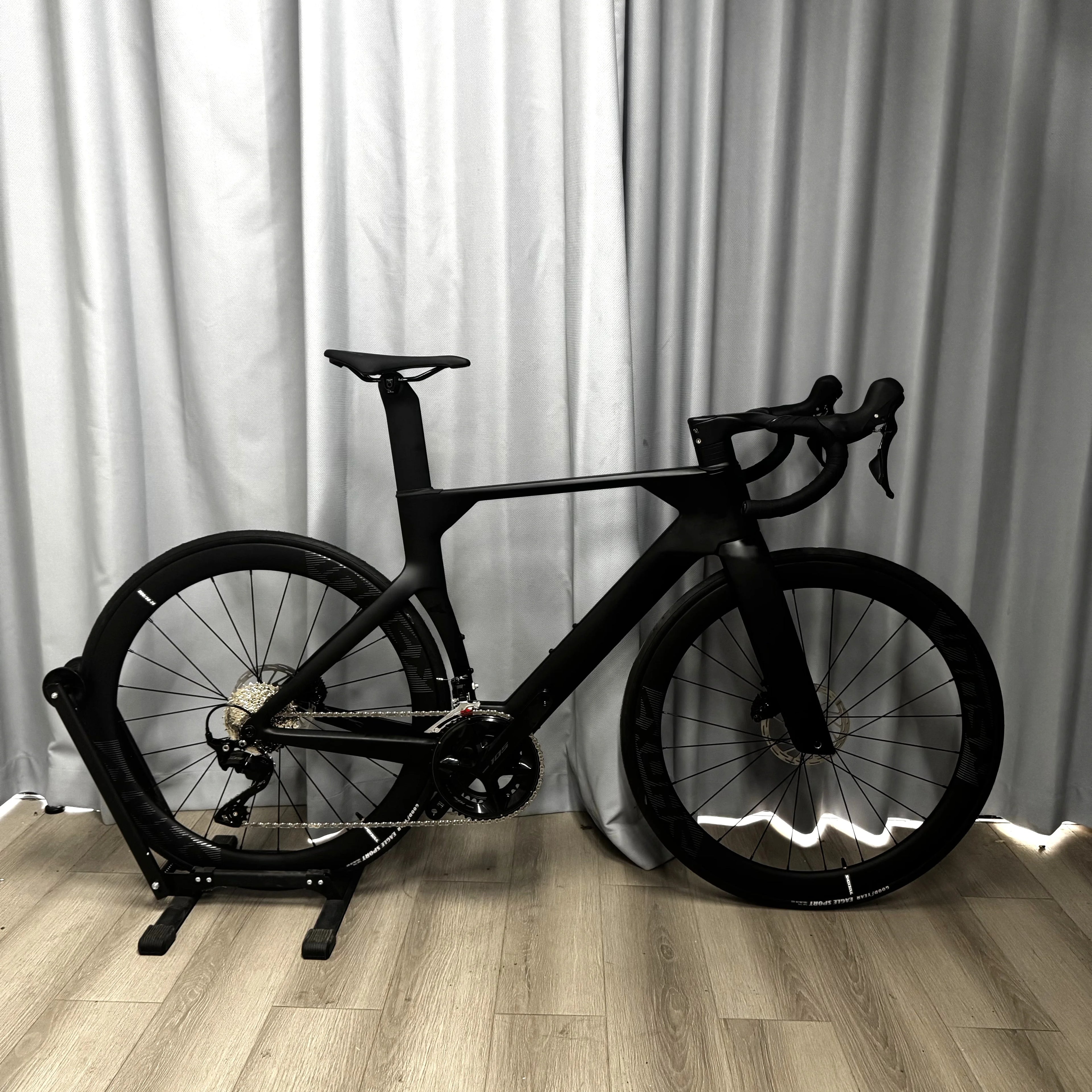 KOZO Factory Direct Sale High Modulus Carbon Fiber Road Bike Frame Set Optional Configuration Optional Carbon Wheels Alu Wheels