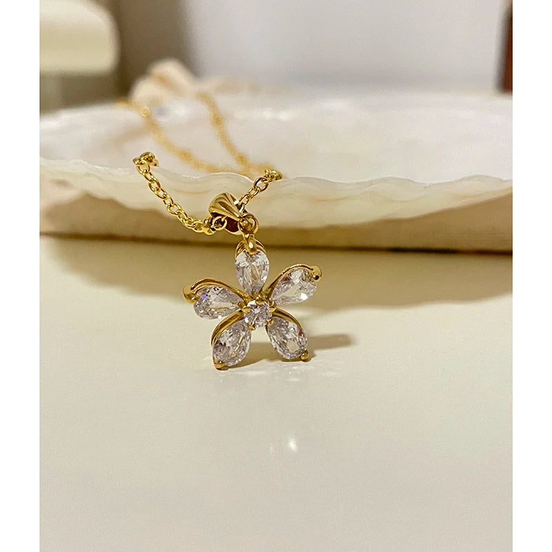 INS Hot Stainless Steel Shiny Zircon Cute Flower Necklace Beads Chain Pendant Necklaces for Women Modern Bohemian Chic Jewelry