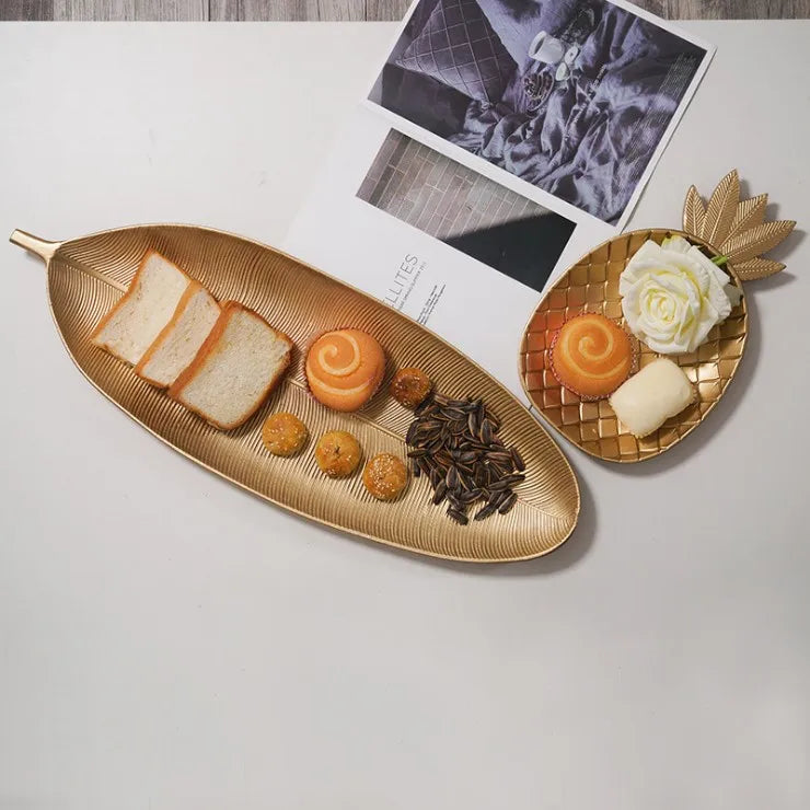 Golden Pineapple Shape Compote Leaf Tray Pine Wood Production with Environmental Paint
