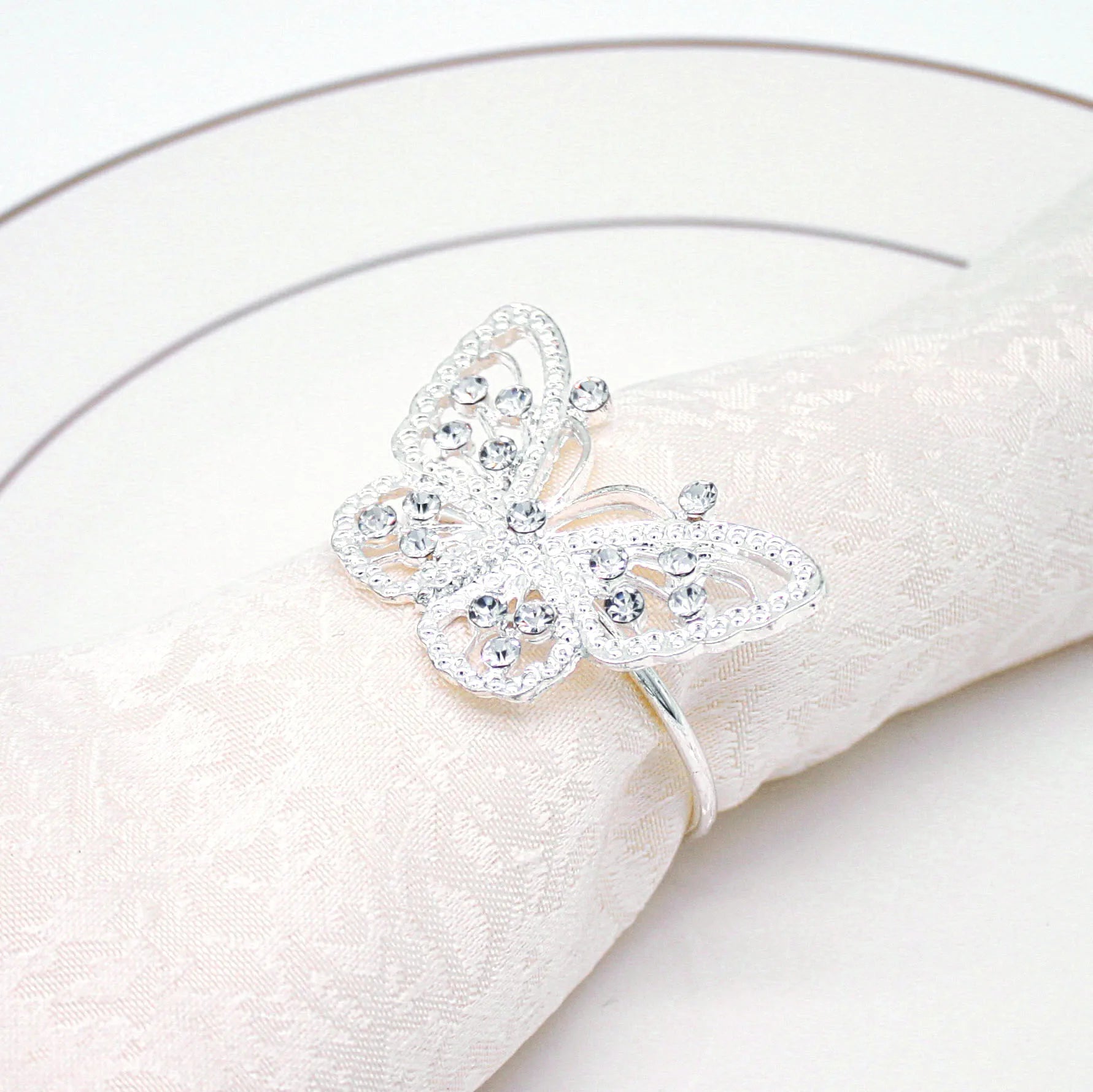 Wholesale Luxury Silver Rhinestone Napkin Ring Insect Butterfly Napkin Holder Wedding Parties Metal Table Feature New Model