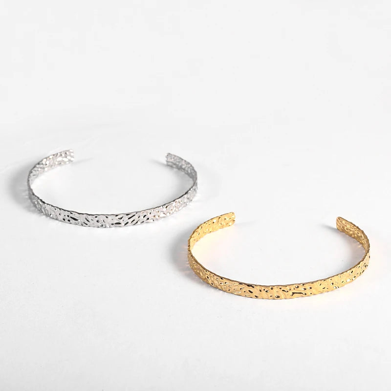 New Design Stainless Steel No-tarnish 18K Gold Plated Hammered Wide Open Cuff Bracelet for Men Women Gift Jewelry