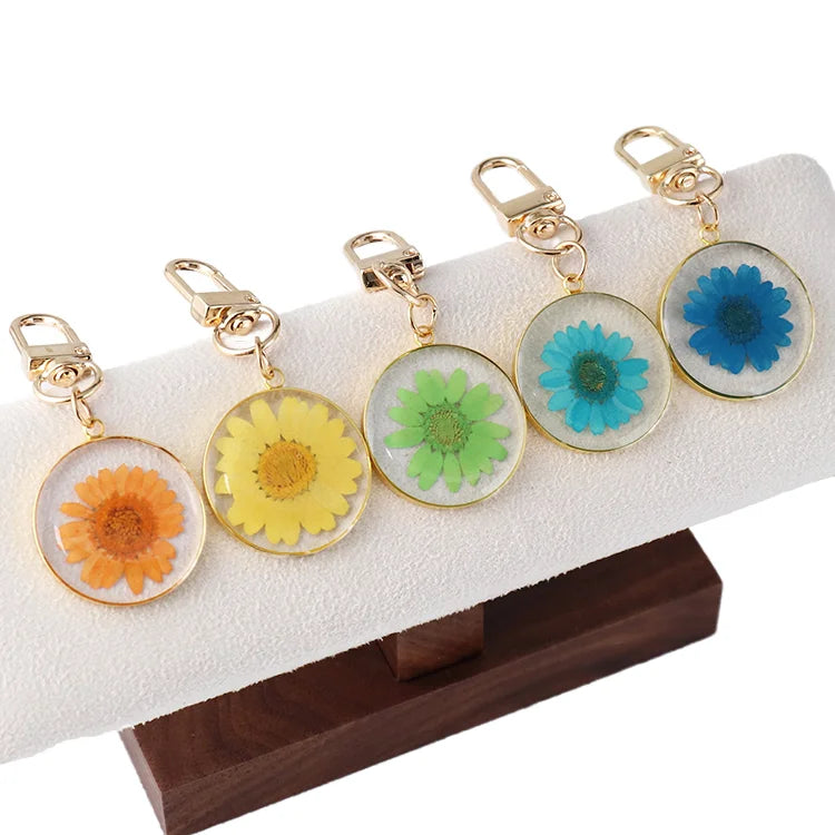 Handmade Dried Pressed Real Flower Keychain Charms Resin Sunflower Key Chain for Women Bag Accessories or Car Key Accessories