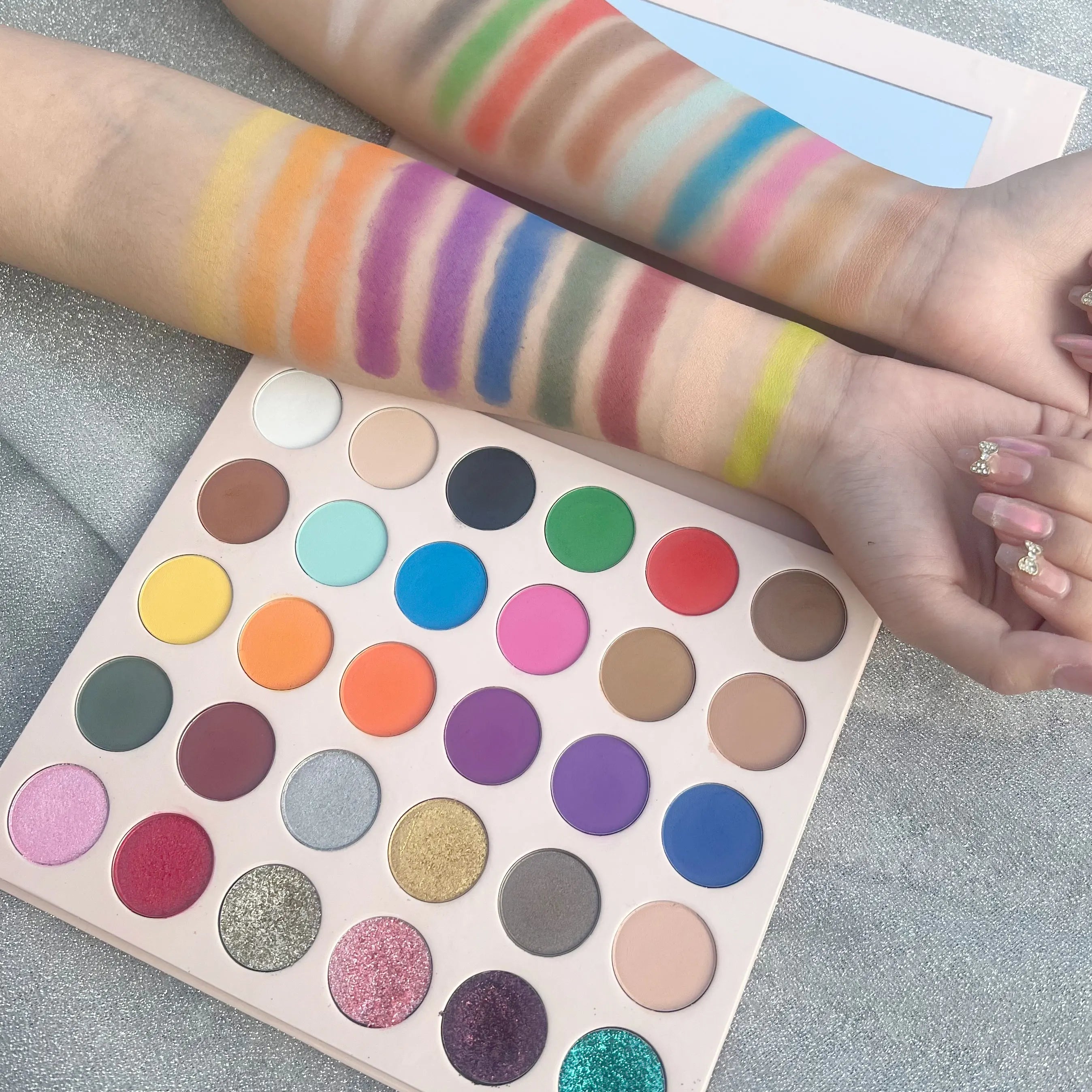 Christmas Animal Theme  Eyeshadow Palette Eyeshadow Private Label High Pigment Eyeshadow Packaging Palette