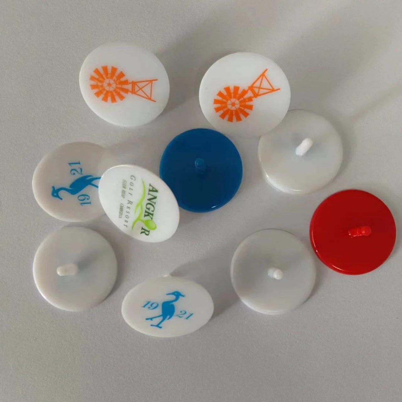 OEM Logo Round Shaped Golf-Tee Marker Plastic Golf Ball Tees Holder with Position Markers Golf Products