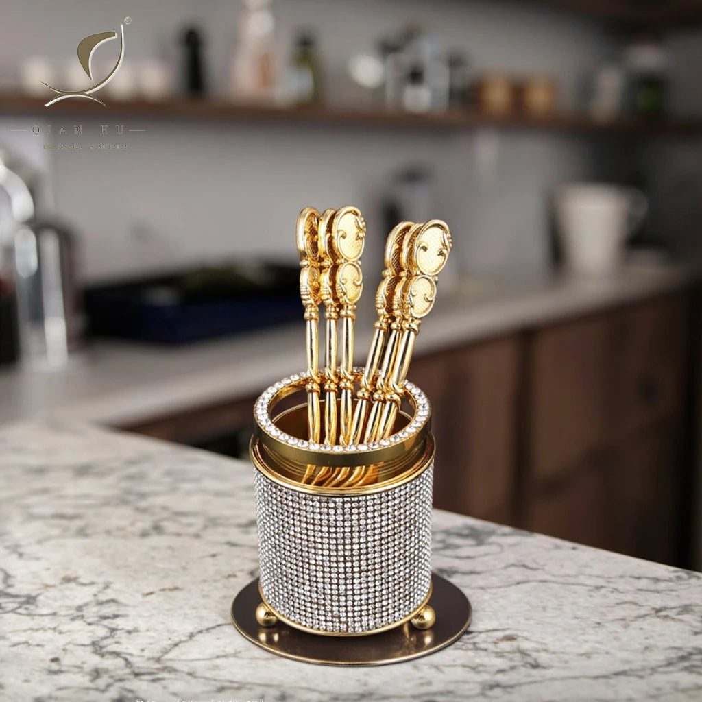 Qian Hu 2025 Nordic High-End 6-Piece Stainless Steel Spoon Set with Gemstone Gold Stand Luxury Metal Coffee Tea Kitchen Gift Set