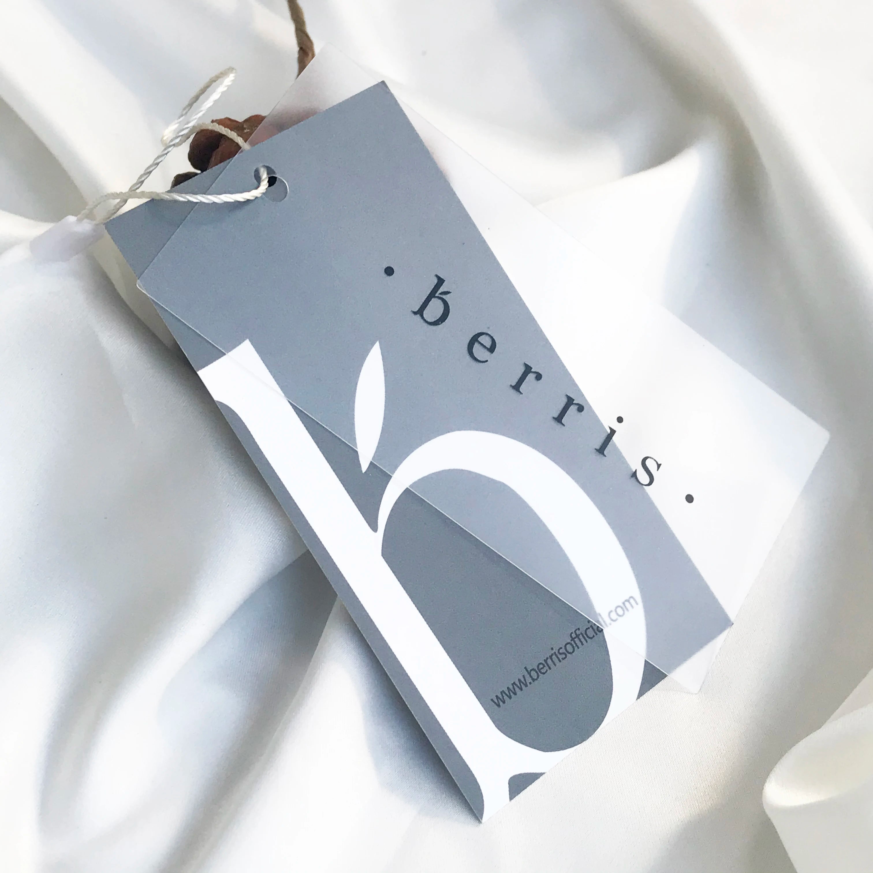 Custom Logo Coated Paper Garment Hang Tag Plastic Underwear Label Name Tag with String