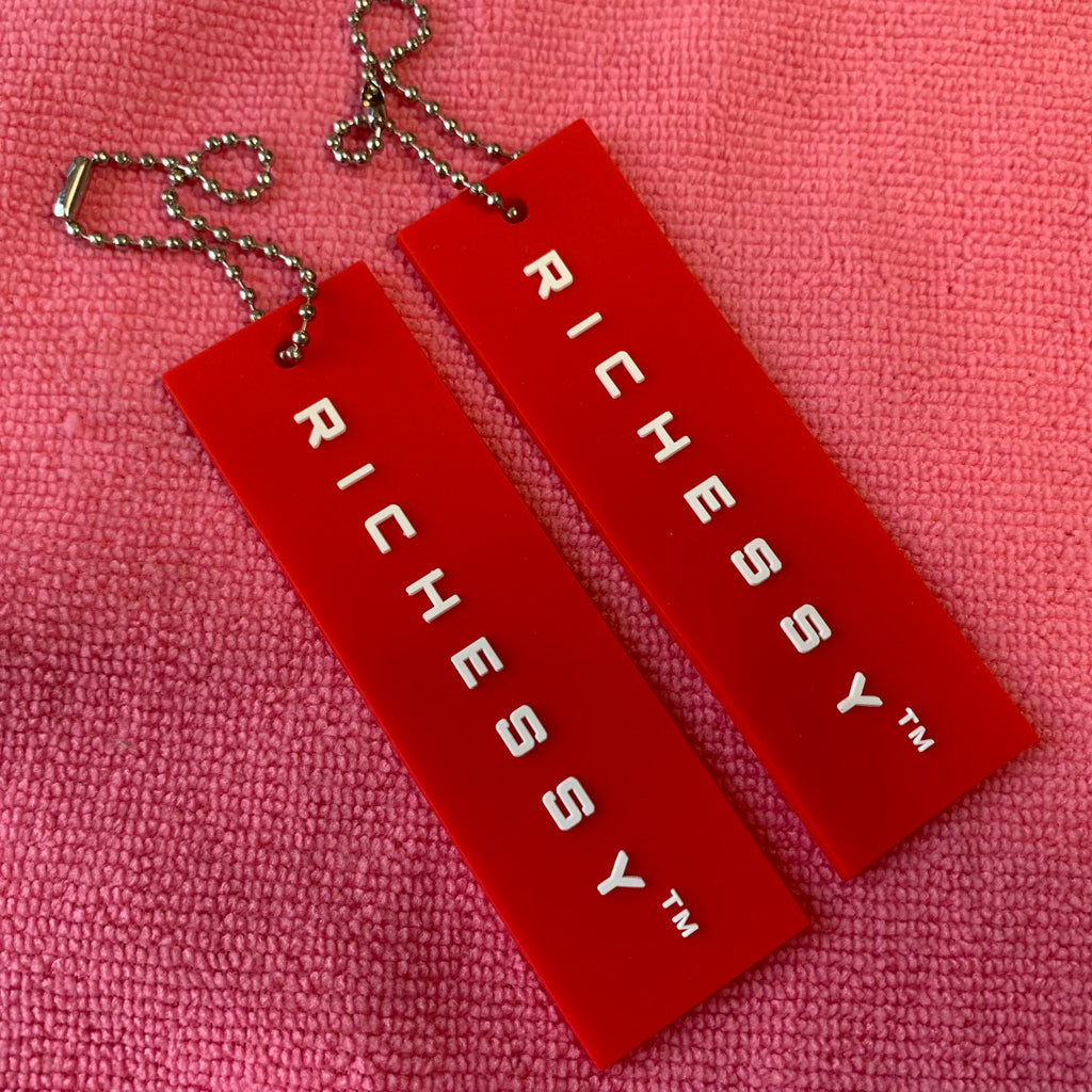 Bright Red Garment PVC Rubber Hangtag Label Wth 4mm Holereusable Waterproof 3D Raised Rubber Plastic Swing Tag
