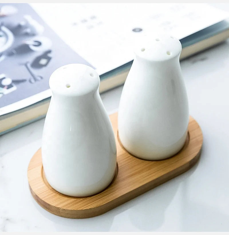 2PC White Ceramic Eco-Friendly Salt and Pepper Shaker Kitchen Powder Shaker Seasoning Pepper Shaker Set with Holder