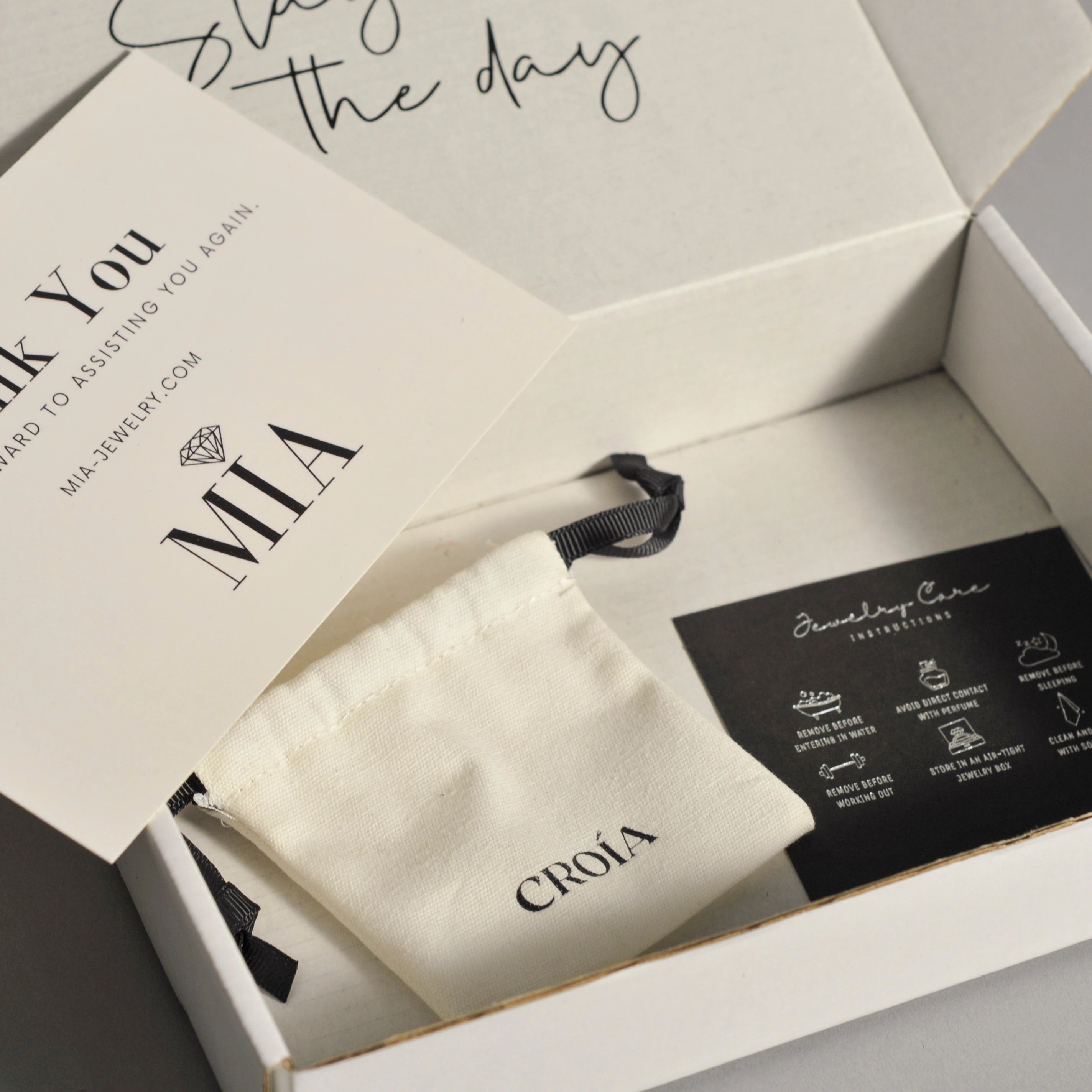 Customizable Cute Slider Paper Gift Box with Handle for Necklace Luxury Jewelry Packaging Perfect Sliding Drawers for Storage