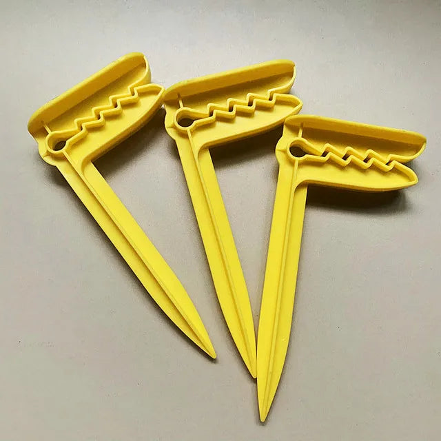 4 Summer Peg Clips Towel Fastener Pegs