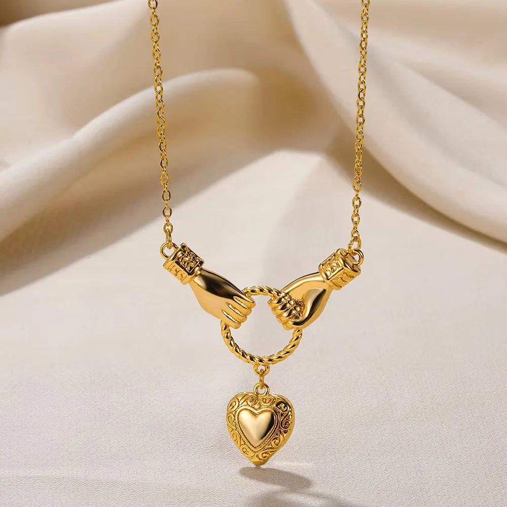 2025 Fashion Waterproof 18k Gold Plated Stainless Steel Necklace Zircon Evil Eye Necklace Hand in Hand Necklace for Women