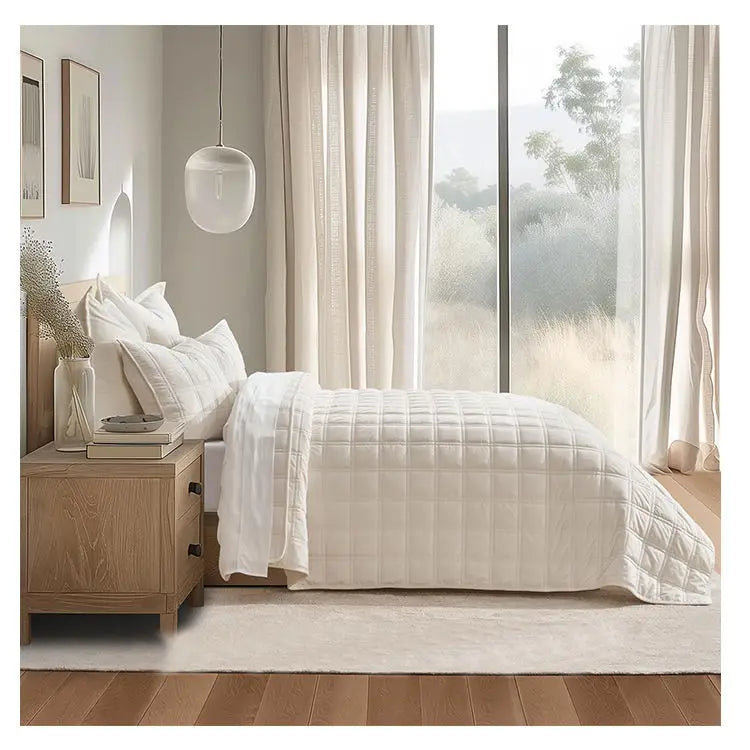 Custom Color Breathable Lightweight Decorative Ensemble Luxurious Velvet Quilt Set
