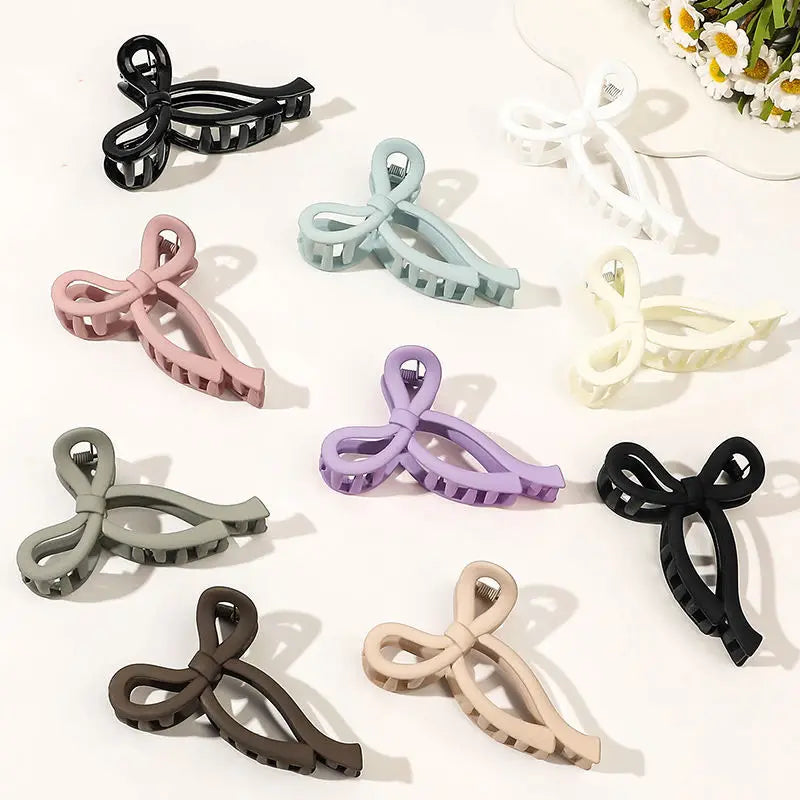 Elegant Large Pinzas Para Cabello Shark Hair Claw Designer 10cm Frosted Hollow Solid Color Clamps Clips Hair Clips for Women