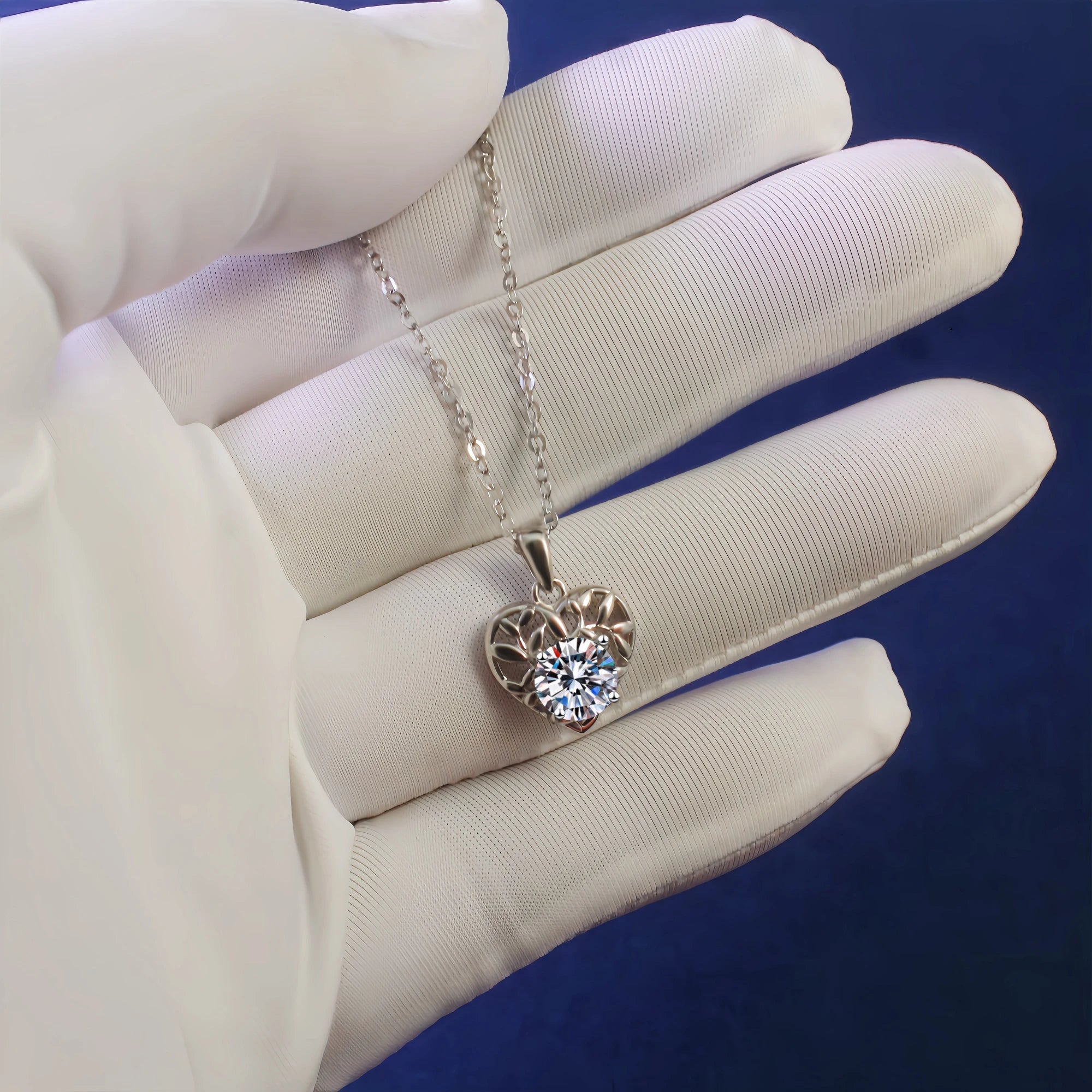 S925 Sterling Silver Necklace Heart Pendant Women Moissanite Heart Necklace Factory Wholesale