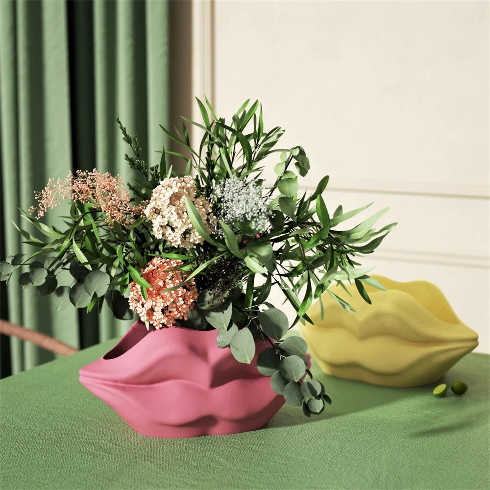 Nicole Customize Lips Shape Big Size Garden Flower Succulent Planter Pot Vase Pen Holder Candle Jar Food Grade Silicone