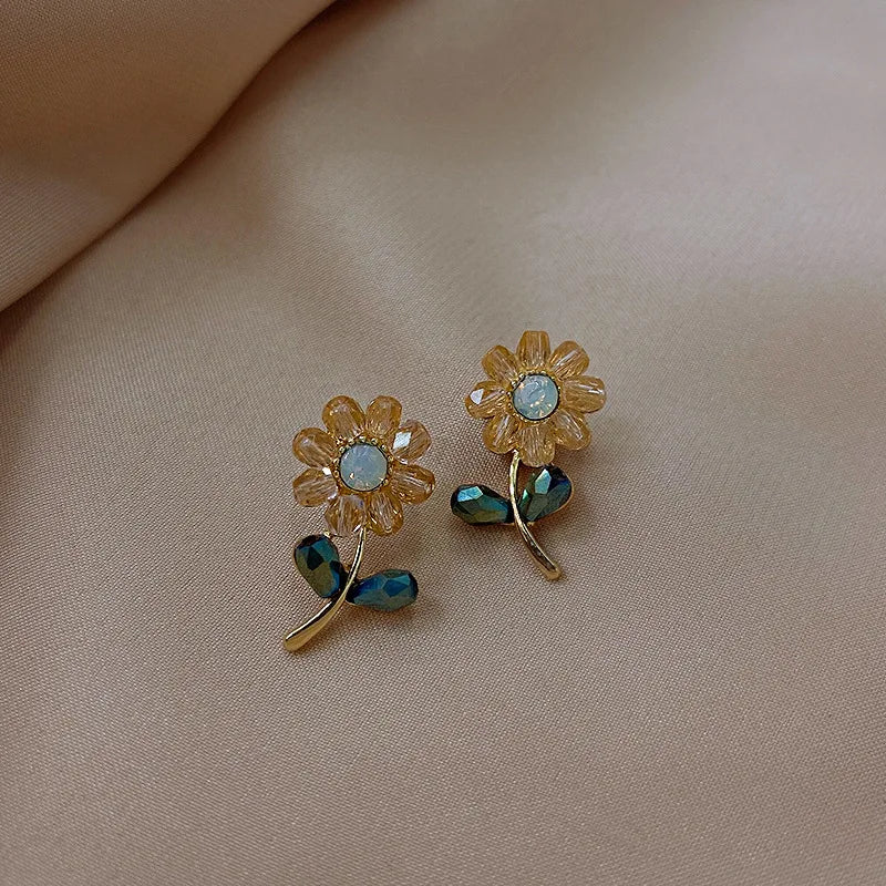 Extensive Style Delicate Flower Earrings Flower Multiple Hanging Earrings Crystal Eardrop for Female