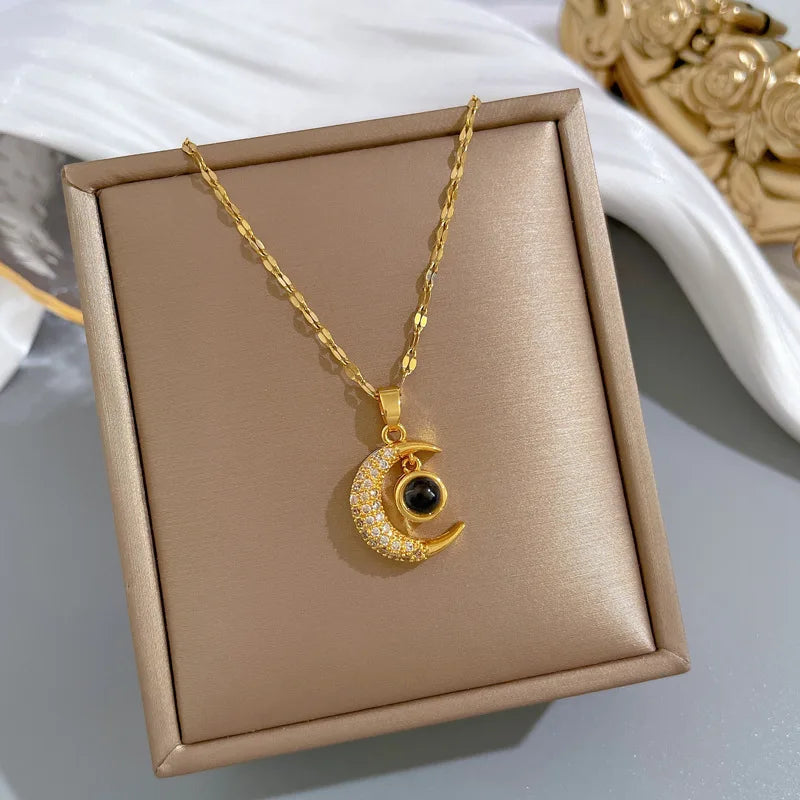 Fashion Stainless Steel Pendant in One Hundred Languages I Love You Necklace Female Moon Projection Jewelry Necklace