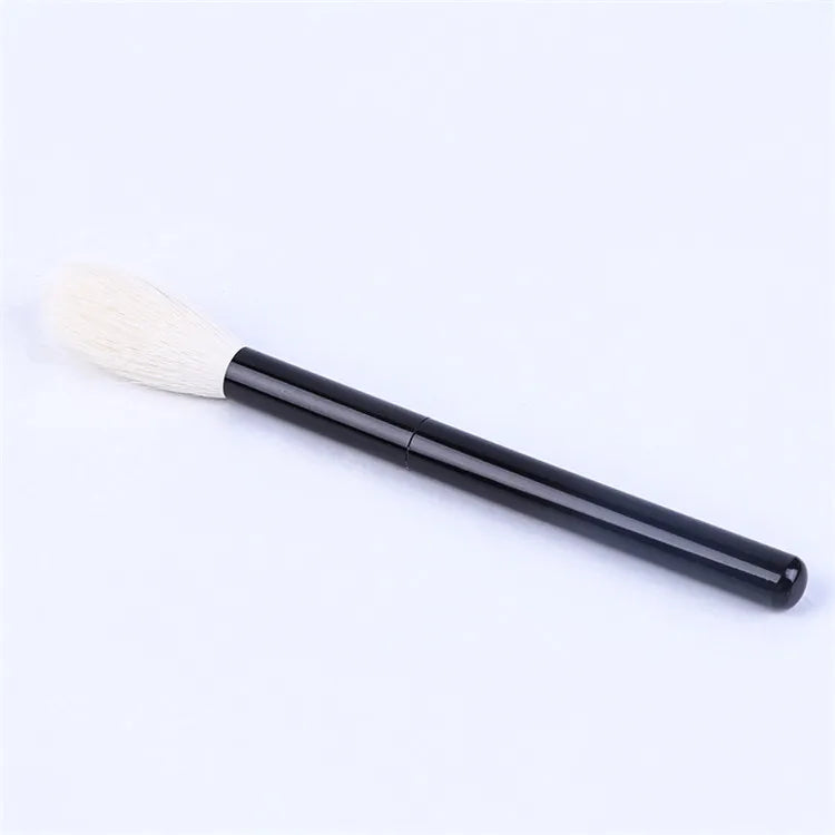 Professional Top Quality One Metal Handle Makeup Highlighter Brush