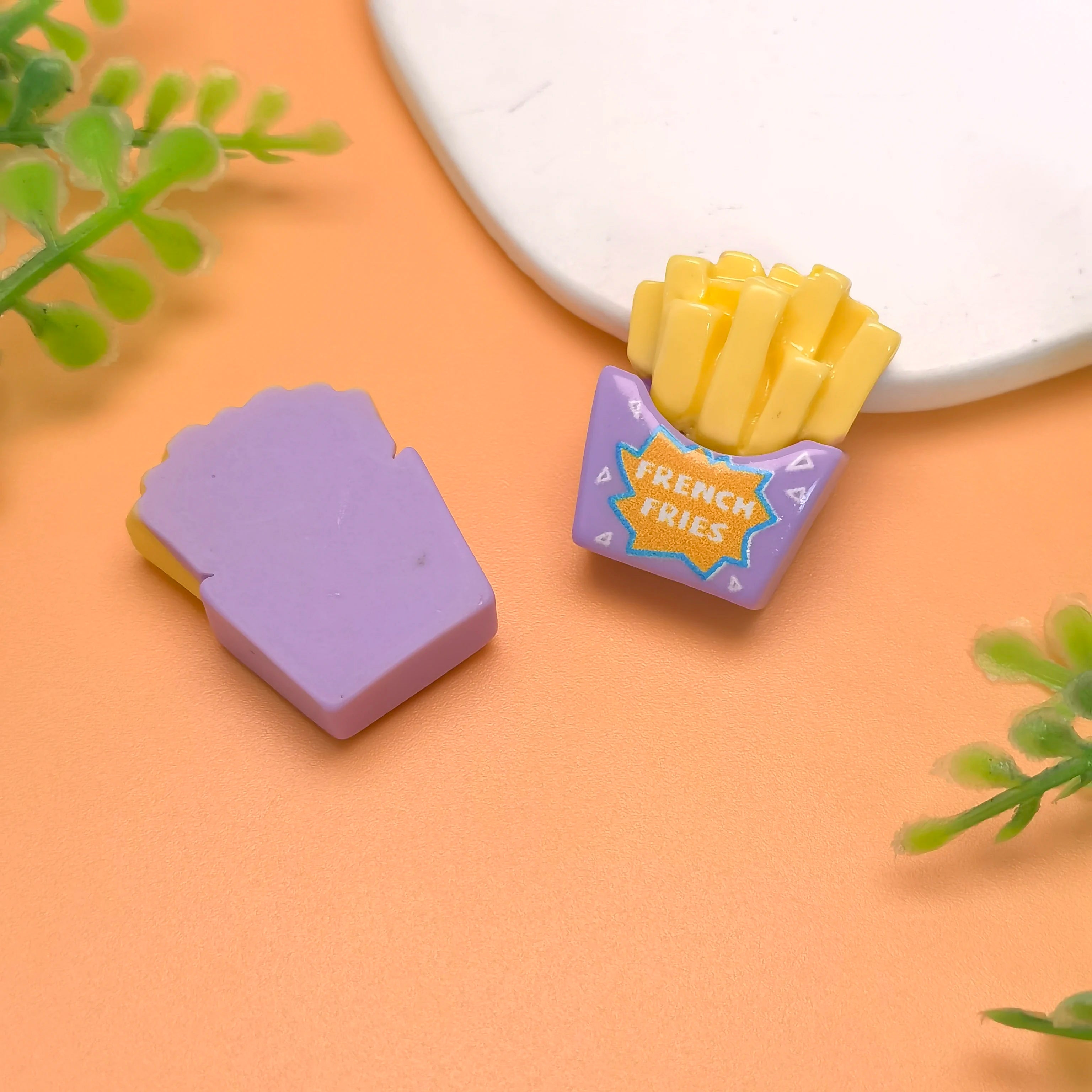 Wholesale 100Pcs/Bag Resin Artificial French Fries Cabochons Flatback Cabochons for Doll House Kitchen Room Home Party Decor