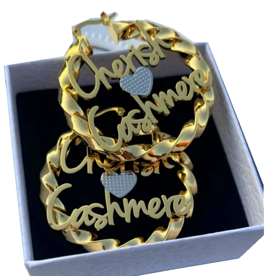 QIUHAN Personalized Round Shape Double Color Nameplate Earrings Custom Twist Name Earrings for Girl's Jewelry