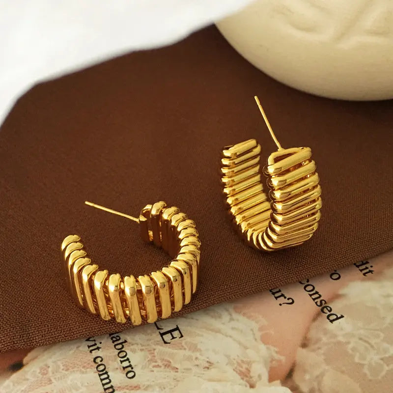 25mm Wide C Shape Carved Stripes Twisted Hoop Earrings Textured 18K Gold Plated Earrings for Women Trendy Minimalist Jewelry Hot