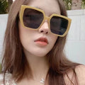 Women and Men Glasses Shade Designer Fashion Trending Style Sun Glasses Shades Sunglasses for Men Oversized Cat Eye Sunglasses