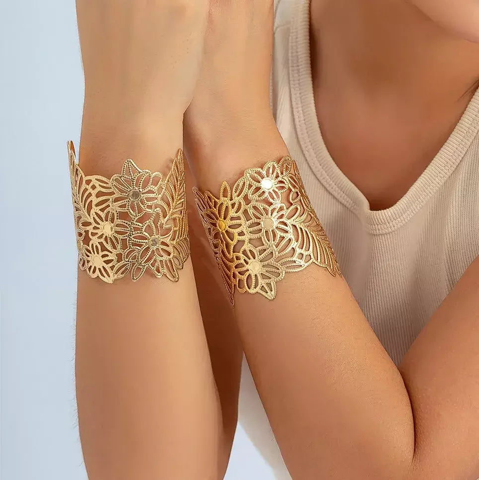 SHIXIN Exaggerated Vintage Big Flower Hollow Open Bangles Women Geometric Wide Cuff Bracelet Gold Silver Bracelet Jewelry Gift