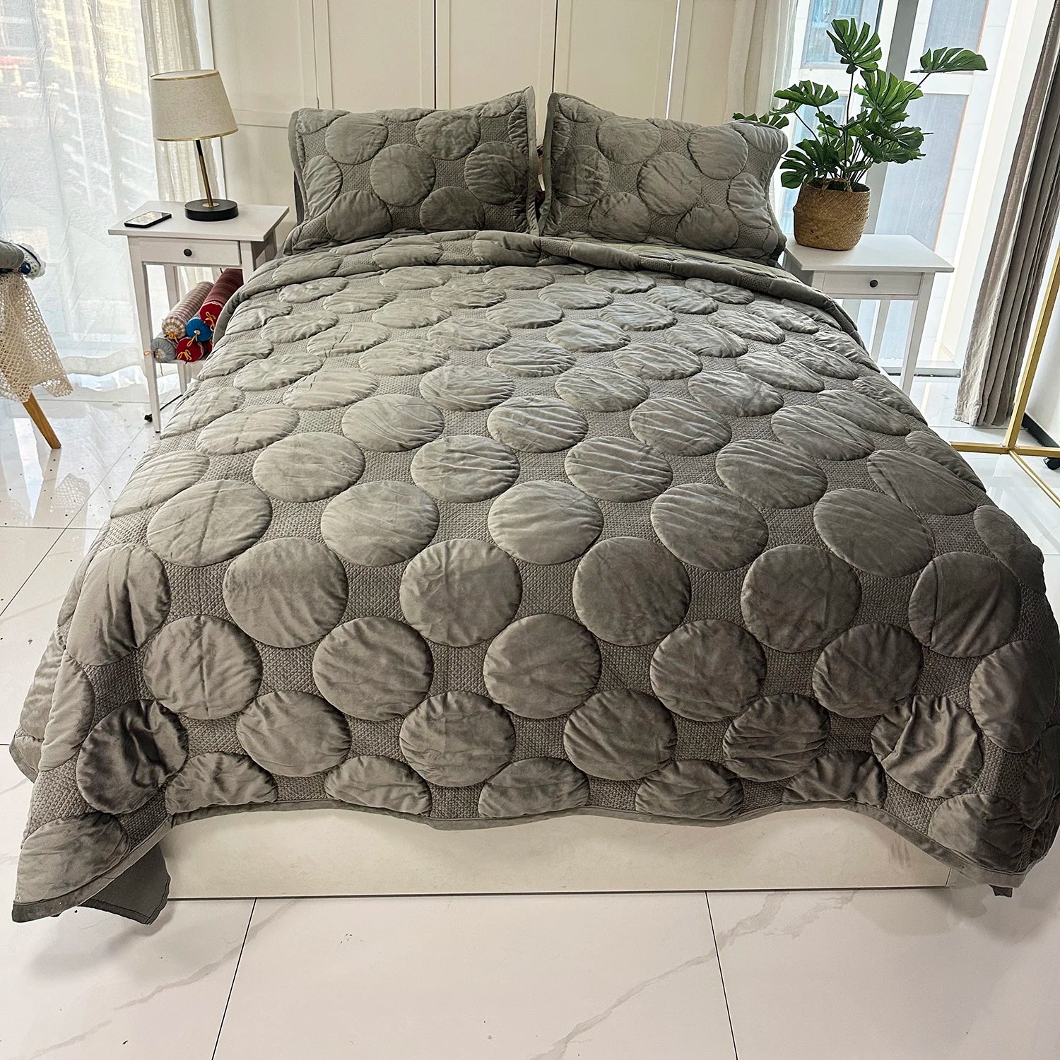 Bedspreads & Coverlets Bedspread king Size Embroidery Velvet Bedspreads Set Winter Warm Velvet 100% Velvet