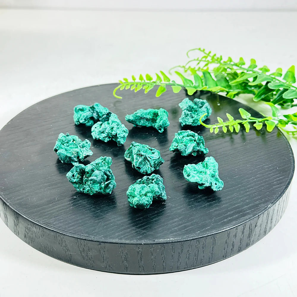 Factory Price Wholesale Natural Malachite specimen heading green Crystal Stone Raw stone for Decoration Gift
